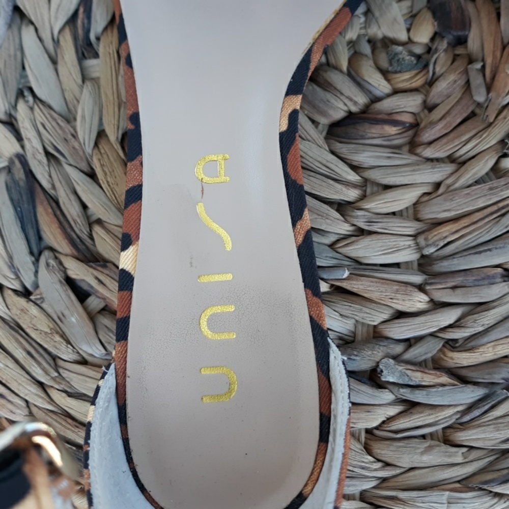 EUC UNISA UNREWNI SANDAL - Picture 4 of 9